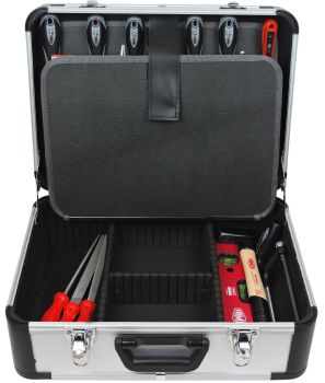 Kofferboden gefüllt mit Werkzeug